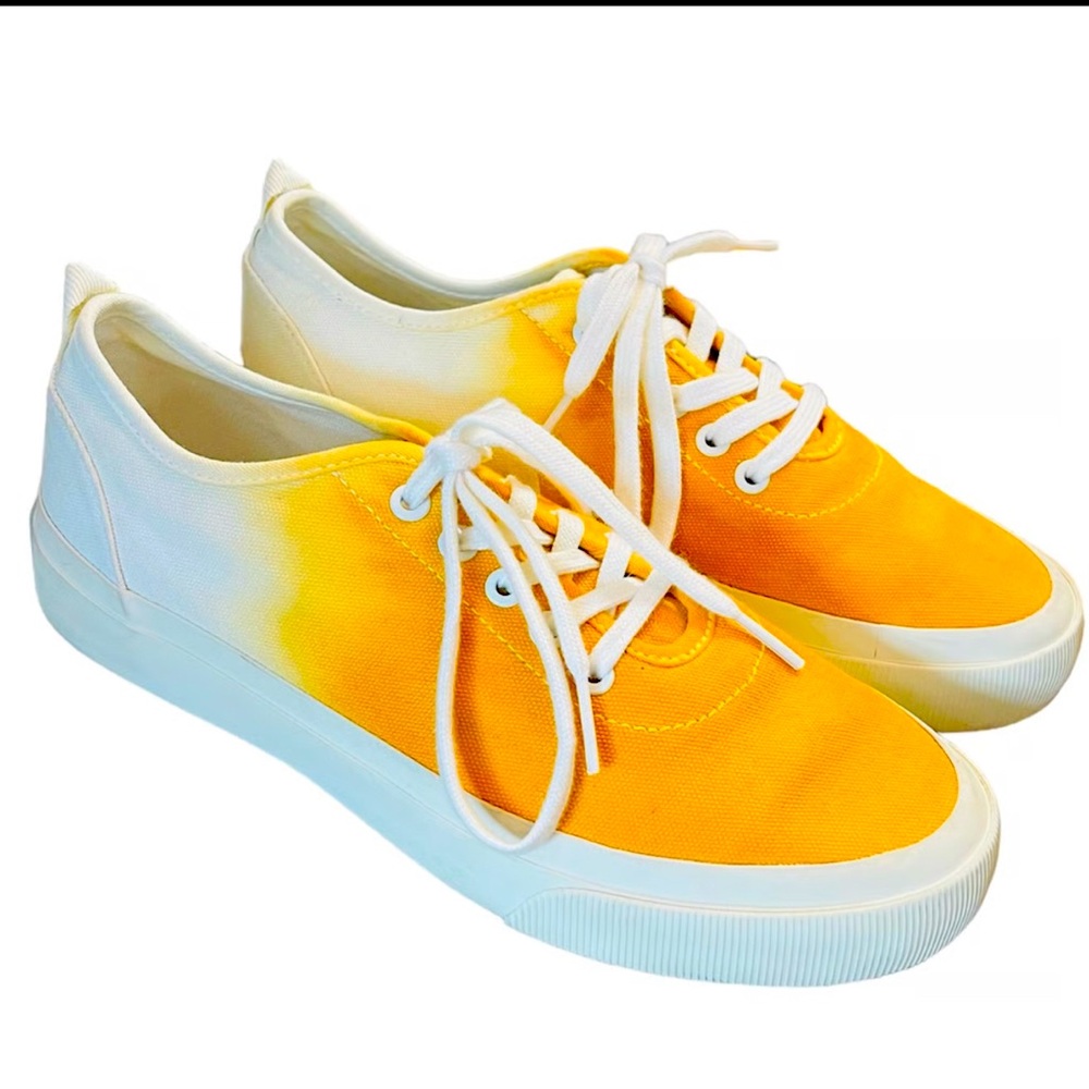 BRAND NEW Everlane Off-White Canvas Sneakers